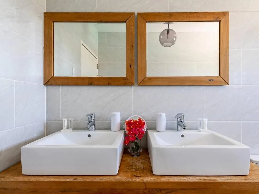Villa Maya Barber