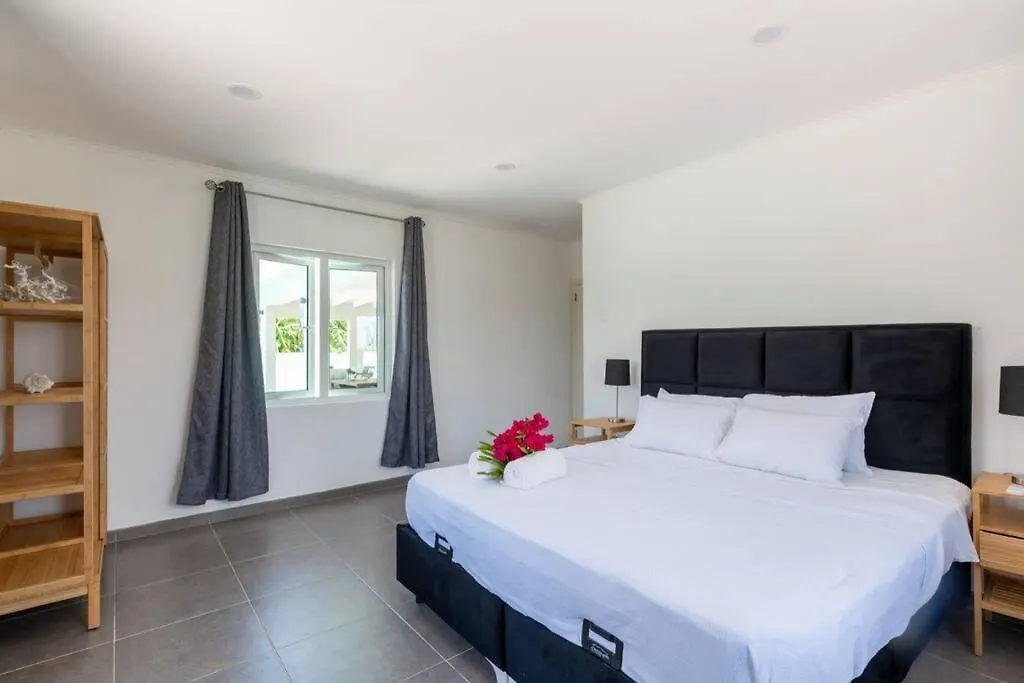 Villa Maya Barber 0*,  Curacao